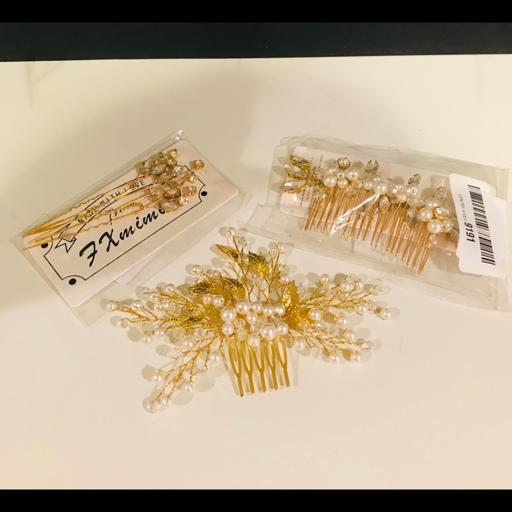 Beautiful bridal pearls and rhinestone hair combs